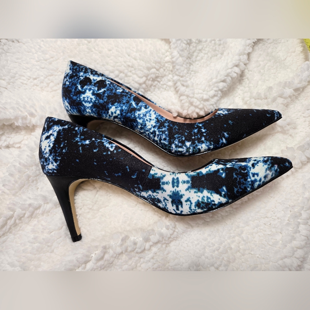 Charles David blue 4" heels Size 7.5